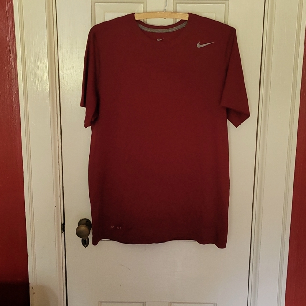 Nike dry weave tee, maroon, medium